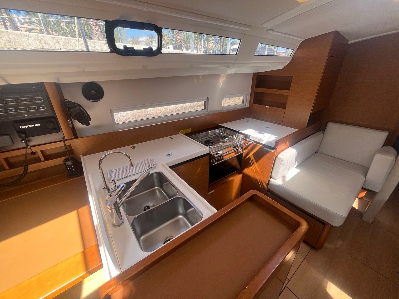 Jeanneau Sun Odyssey 410 | Albarino