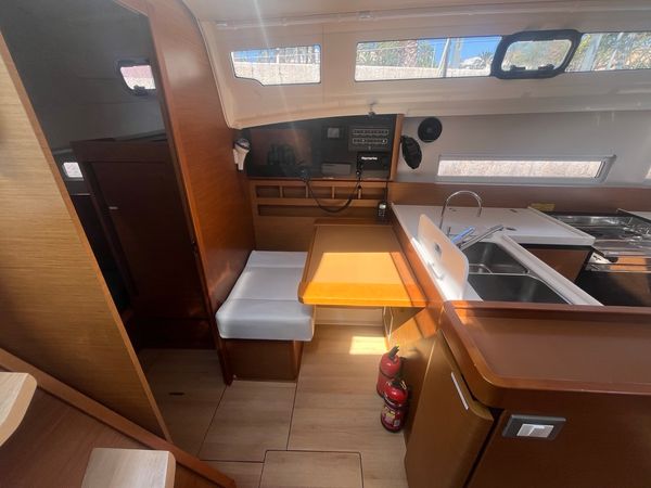 Jeanneau Sun Odyssey 410 | Albarino