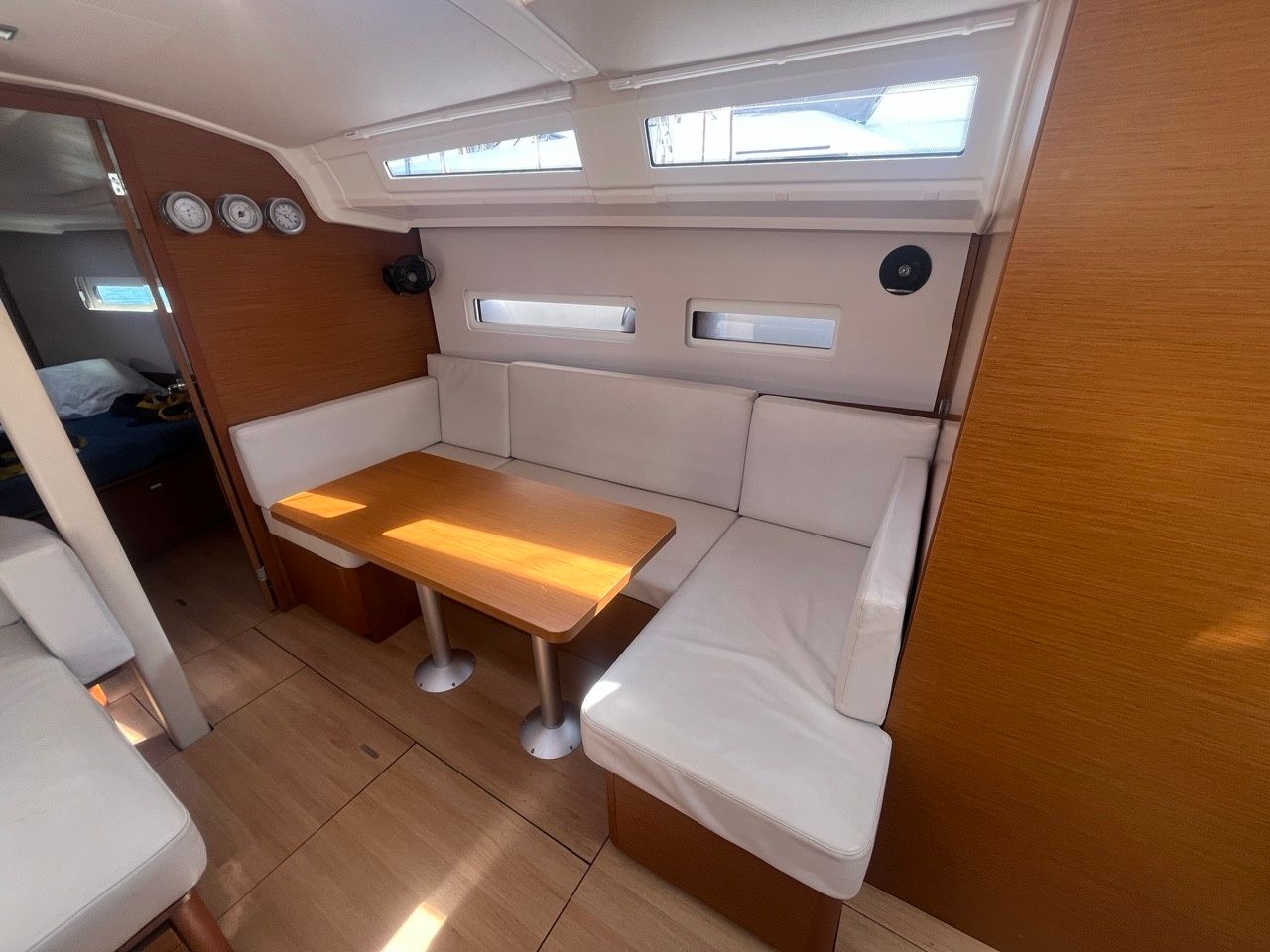 Jeanneau Sun Odyssey 410 | Albarino
