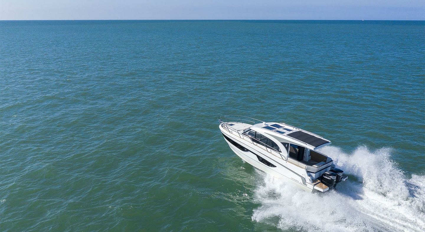 Beneteau Antares 11 | Silver Fox
