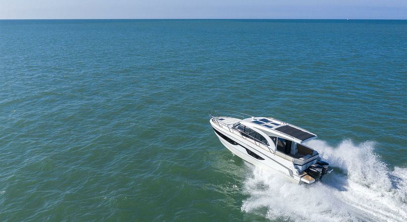 Beneteau Antares 11 | Silver Fox