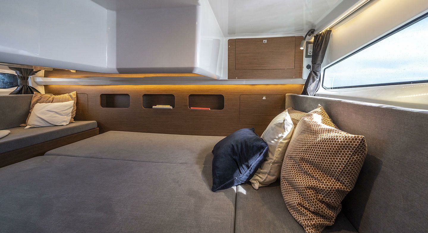 Beneteau Antares 11 | Silver Fox