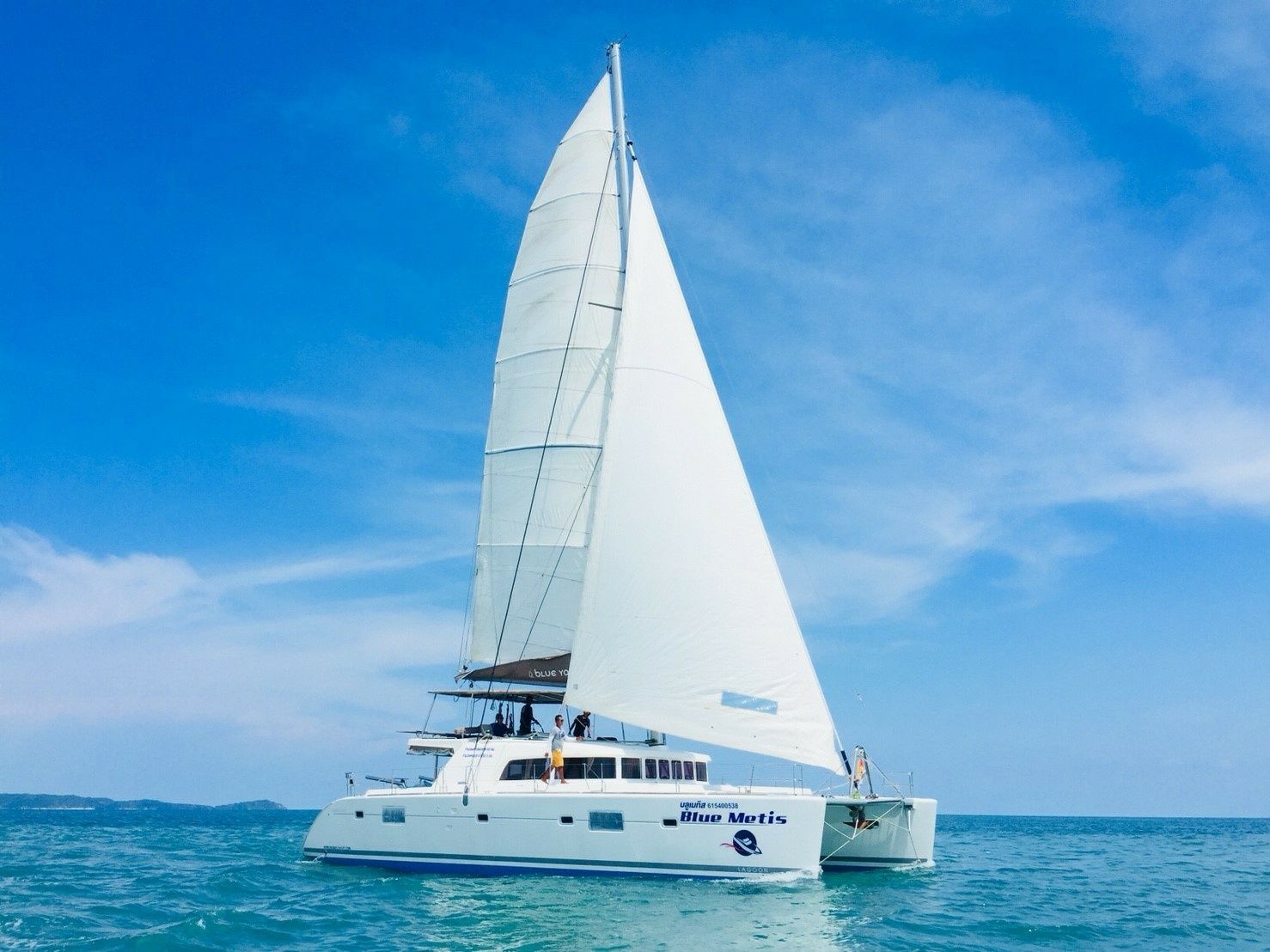 Lagoon 500 | Blue Metis