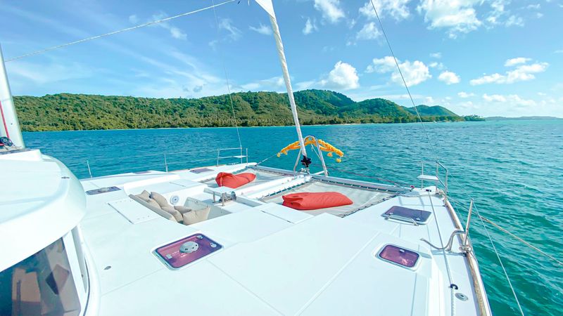 Lagoon 500 | Blue Metis