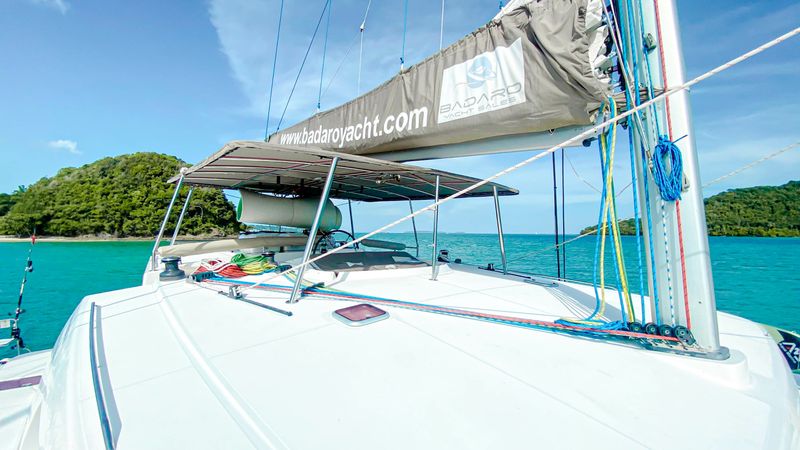 Lagoon 500 | Blue Metis