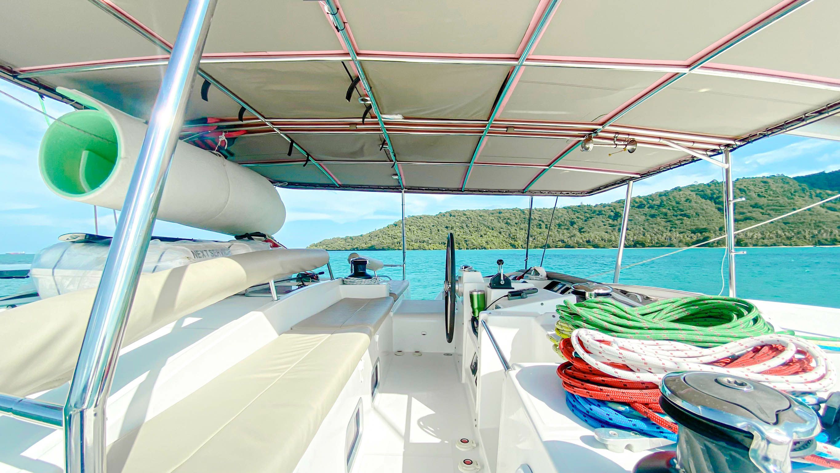 Lagoon 500 | Blue Metis