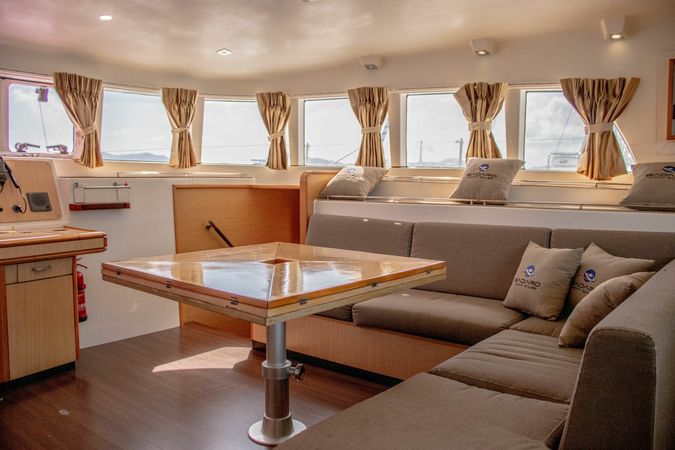 Lagoon 500 | Blue Metis