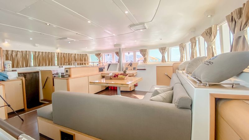 Lagoon 500 | Blue Metis