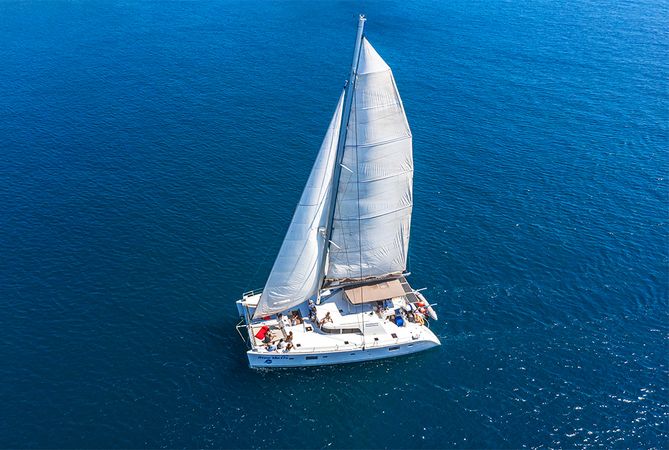 Lagoon 500 | Blue Metis