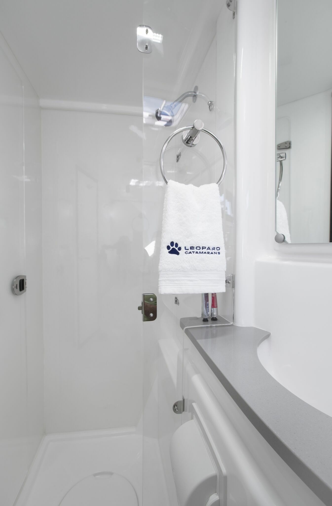 Leopard 51 PC | CasaBay