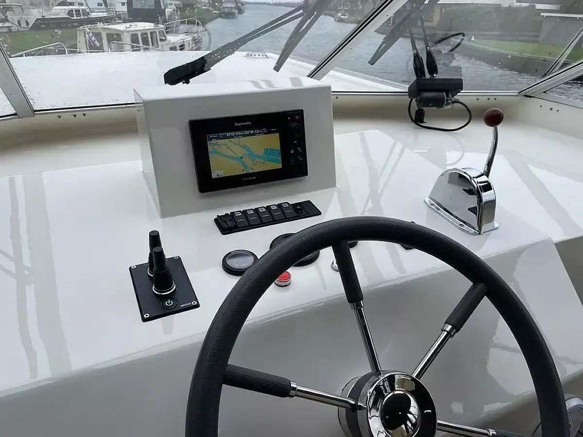 Hemmes 1400 Deluxe | Pelicaen