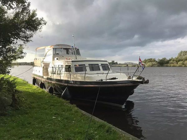 Holiday 1300 | Euphoria