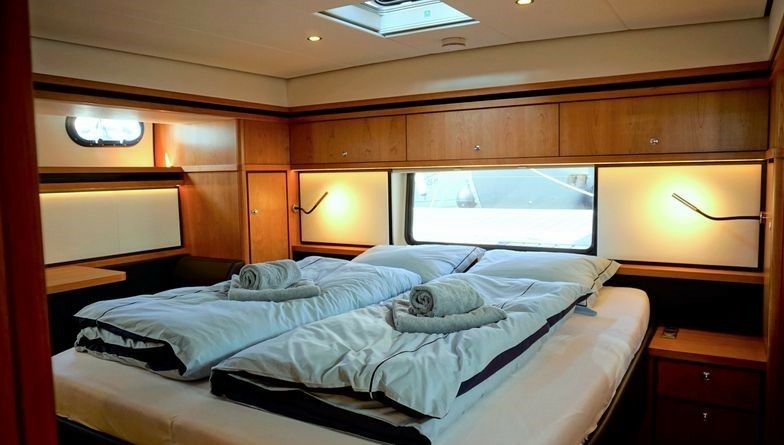 Linssen Grand Sturdy 500 AC Variotop | Blueberry