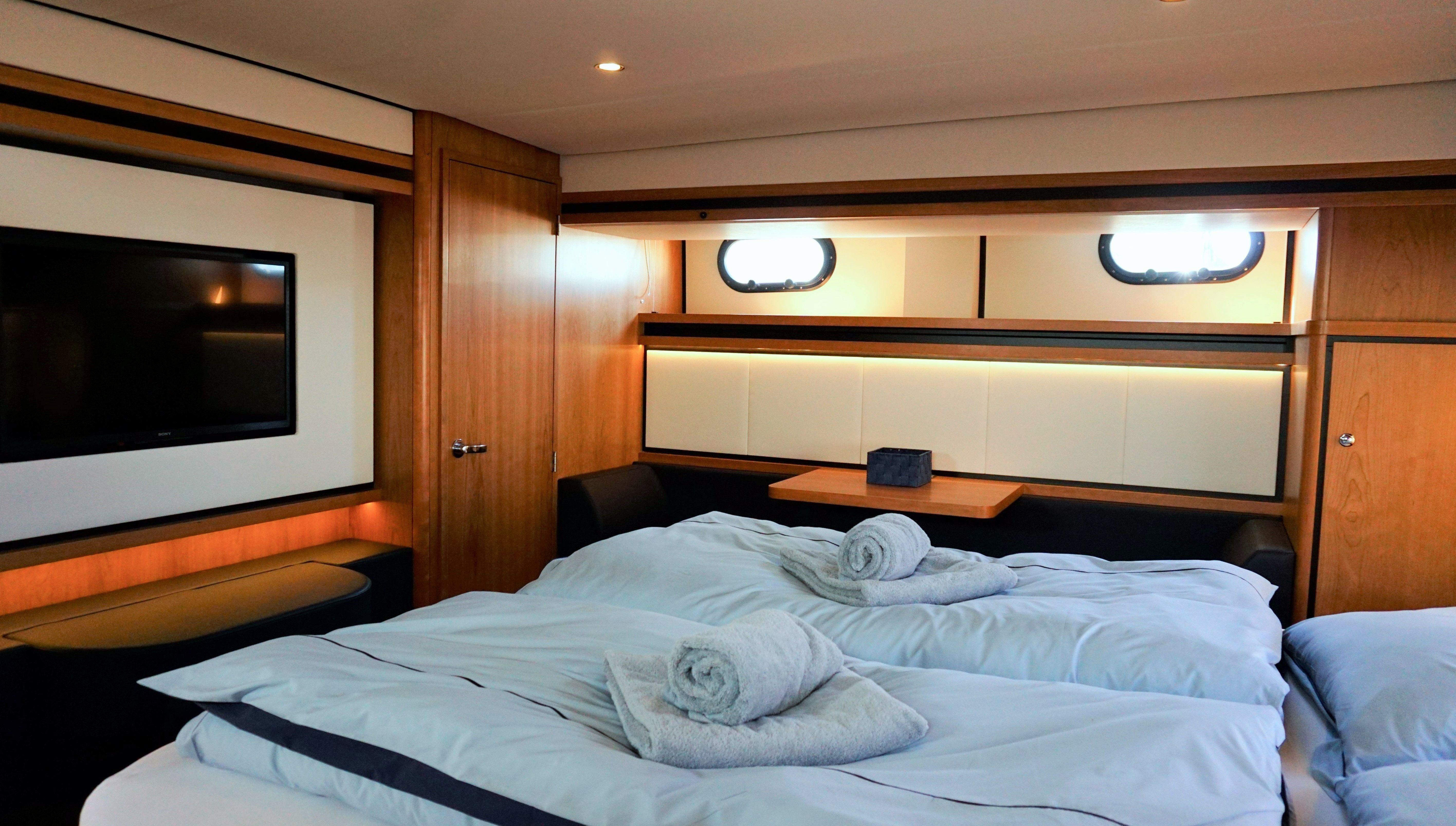 Linssen Grand Sturdy 500 AC Variotop | Blueberry