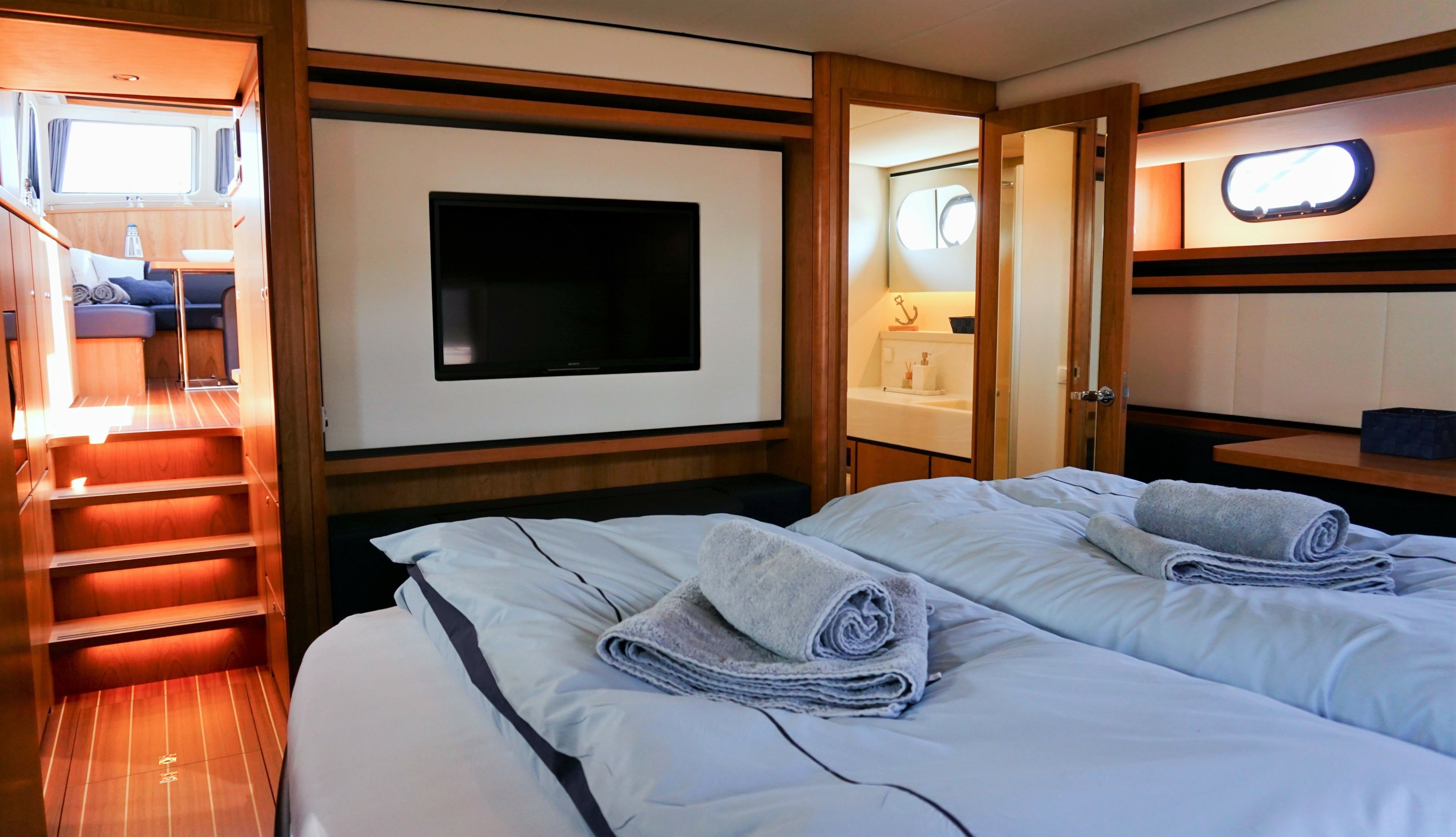 Linssen Grand Sturdy 500 AC Variotop | Blueberry