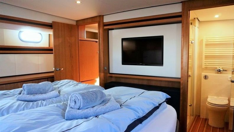 Linssen Grand Sturdy 500 AC Variotop | Blueberry