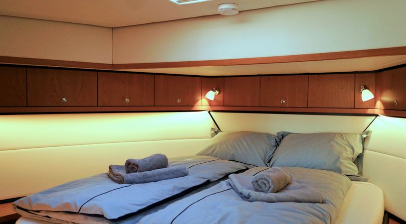 Linssen Grand Sturdy 500 AC Variotop | Blueberry