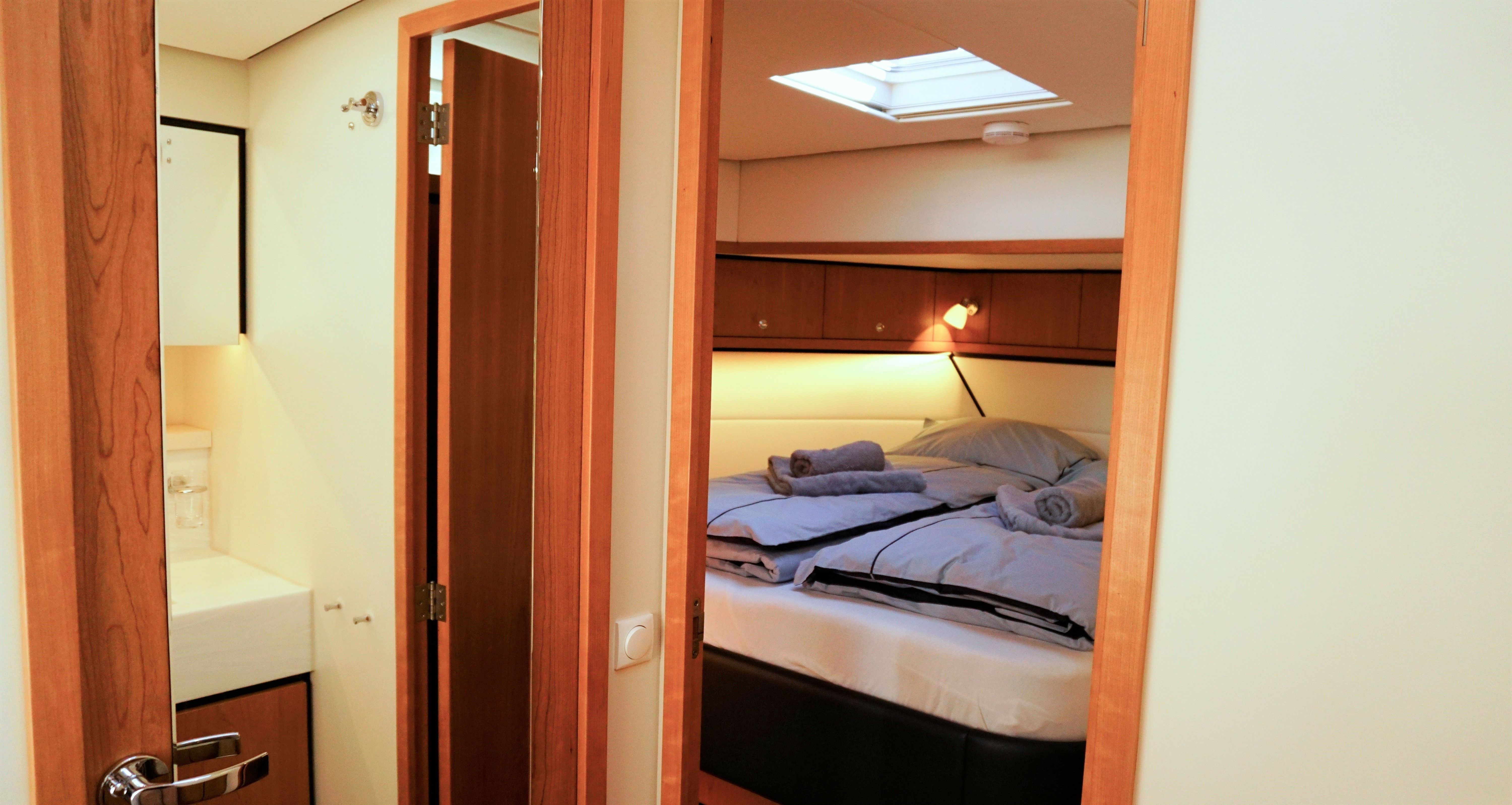 Linssen Grand Sturdy 500 AC Variotop | Blueberry