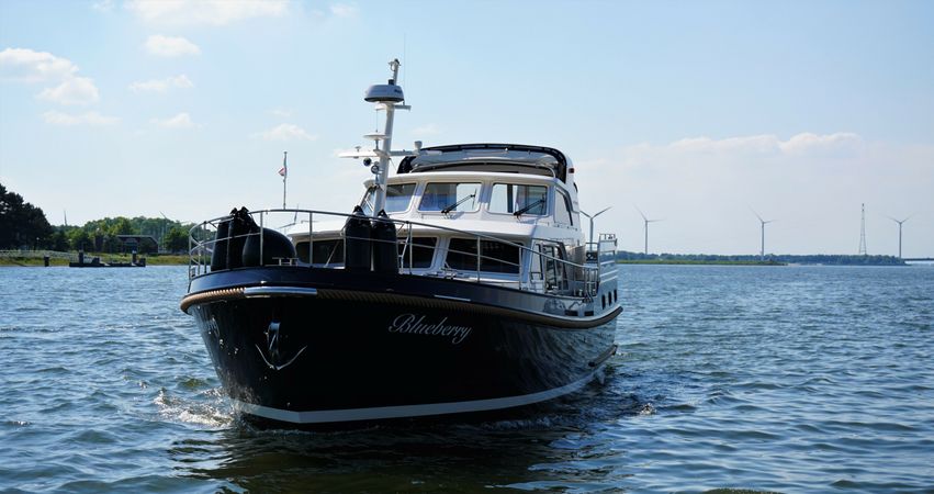 Linssen Grand Sturdy 500 AC Variotop | Blueberry