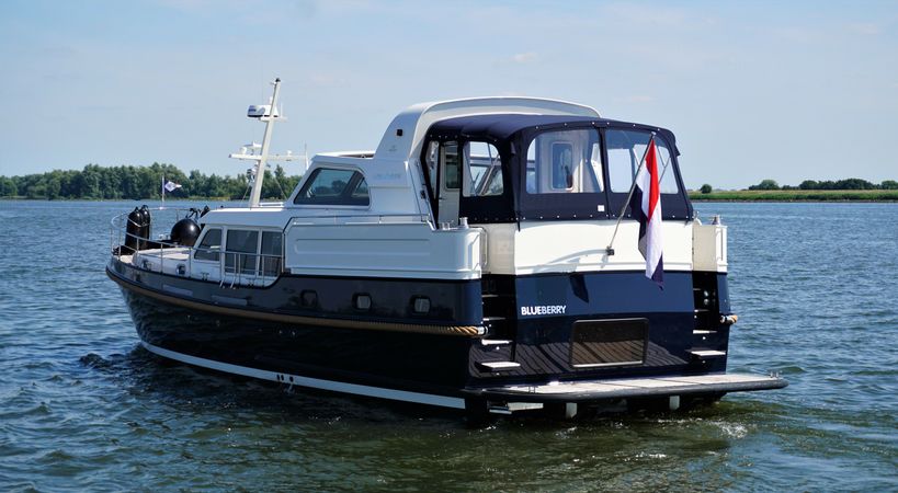 Linssen Grand Sturdy 500 AC Variotop | Blueberry