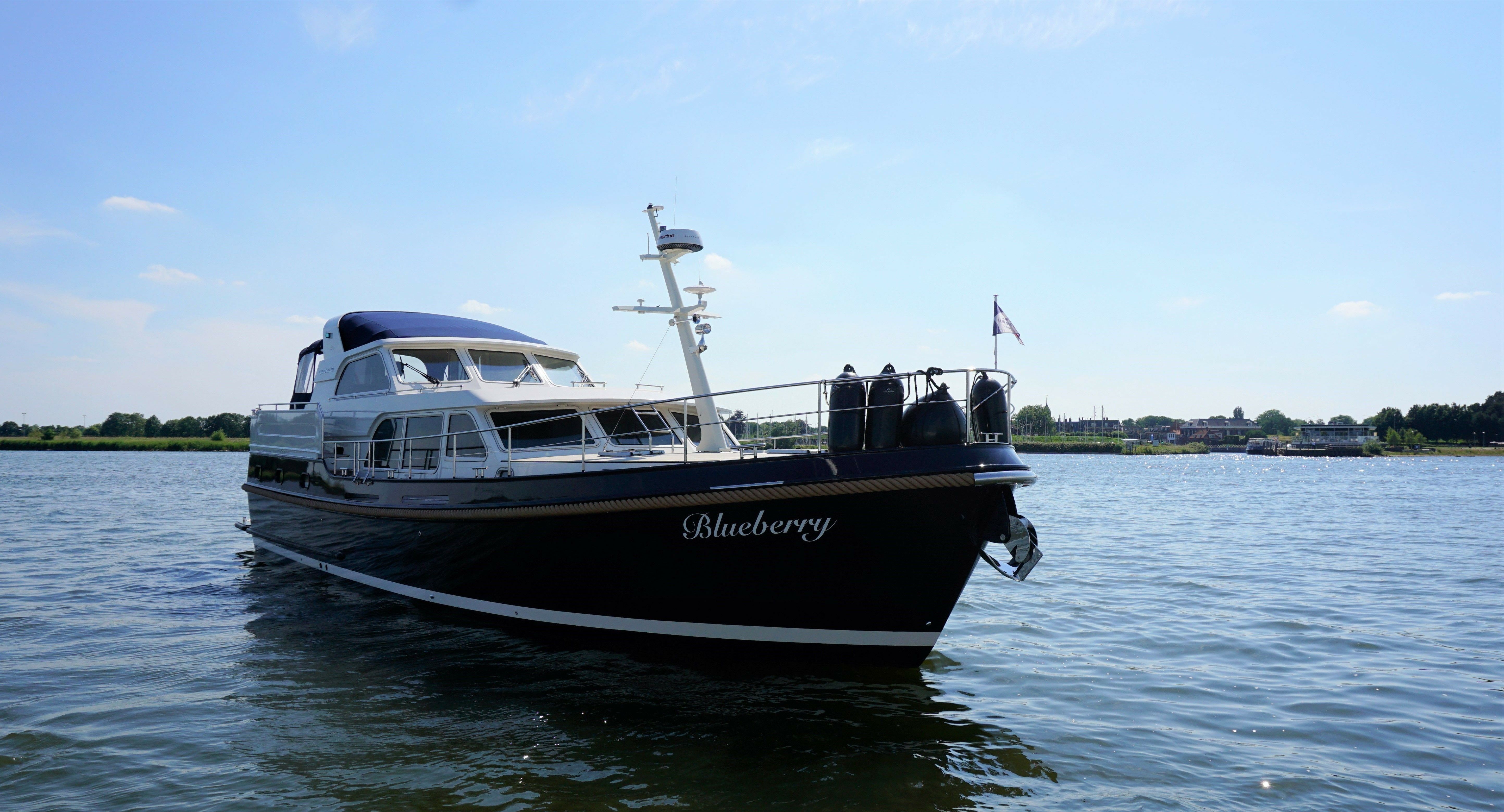 Linssen Grand Sturdy 500 AC Variotop | Blueberry