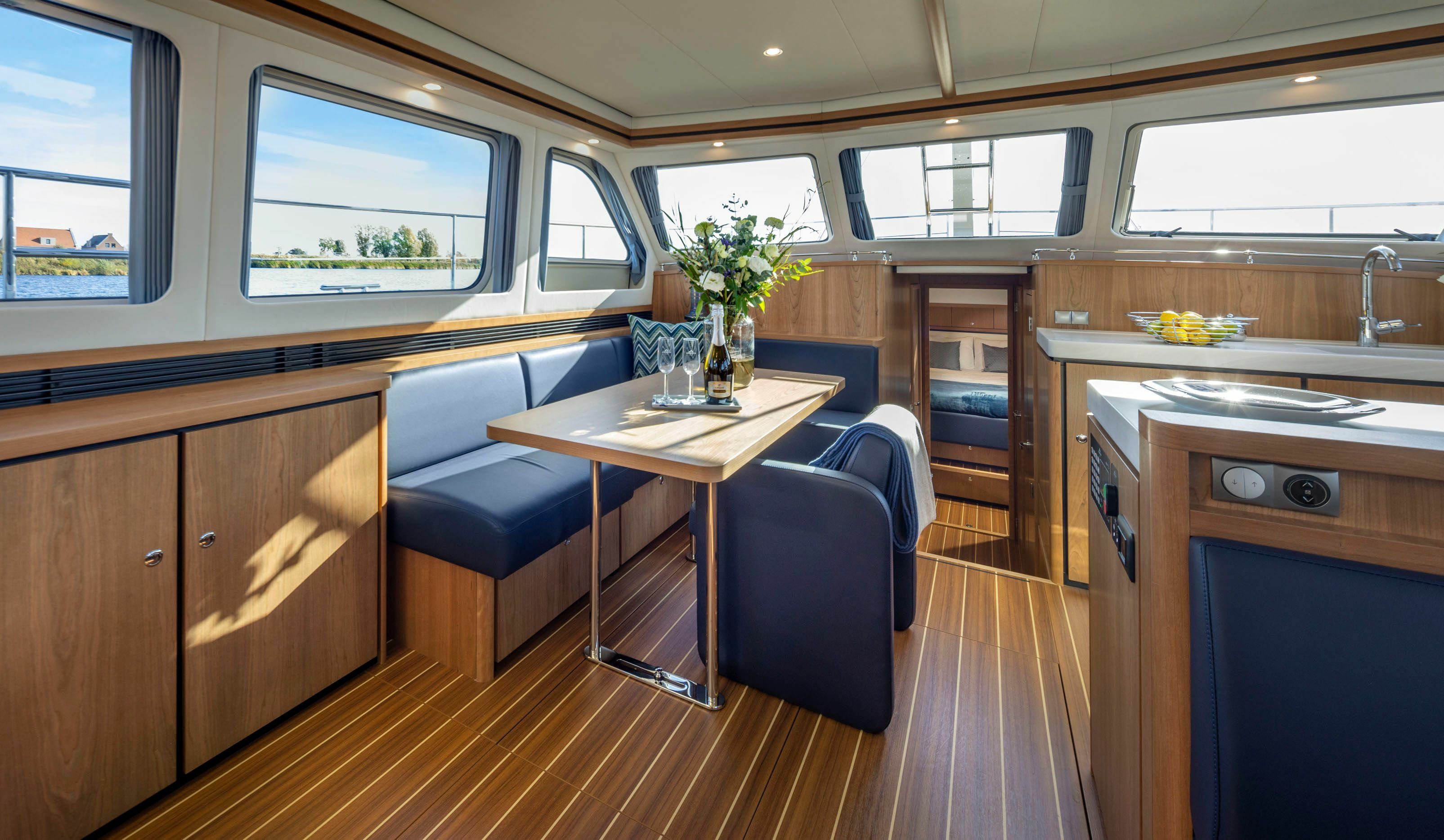 Linssen Grand Sturdy 500 AC Variotop | Blueberry