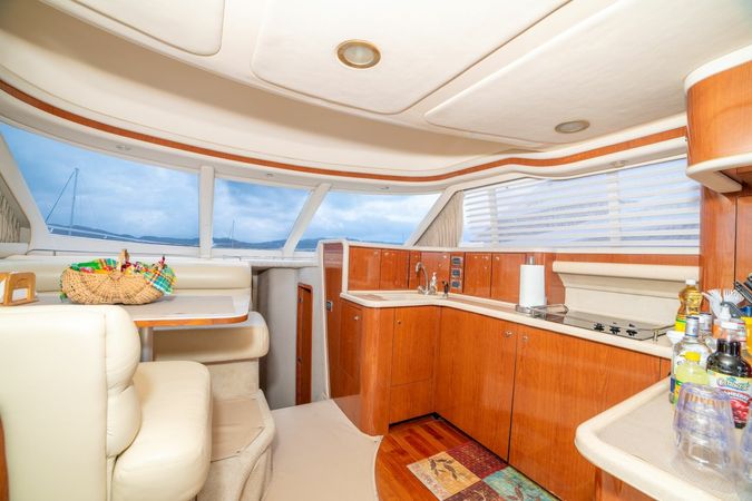 Sea Ray 480 Sedan | Empress Kool Runnings
