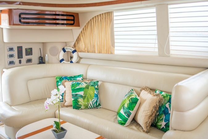 Sea Ray 480 Sedan | Empress Kool Runnings