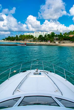 Sea Ray 480 Sedan | Empress Kool Runnings