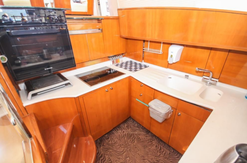 Princess 61 | Dela Mare