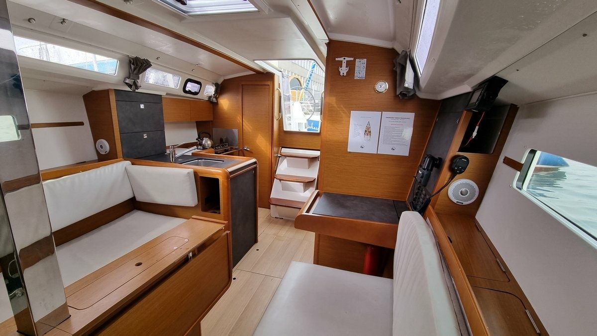 Jeanneau Sun Odyssey 349 | Biotaniqe
