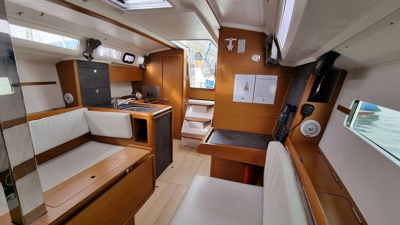 Jeanneau Sun Odyssey 349 | Biotaniqe
