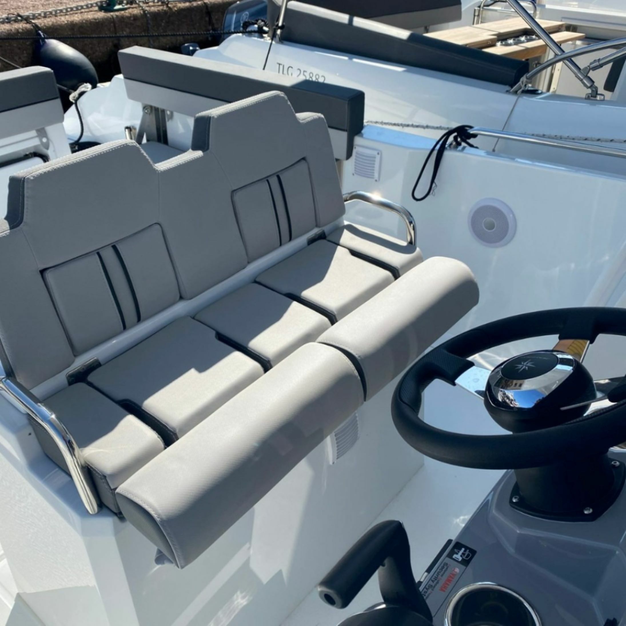 Jeanneau Cap Camarat 7.5 CC | Palm Beach