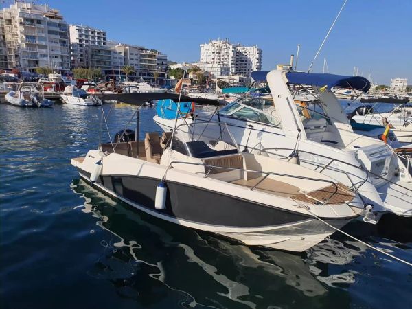 Quicksilver 675 Activ | Canariona