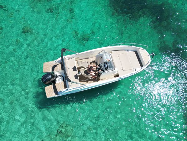 Quicksilver 675 Activ | Canariona