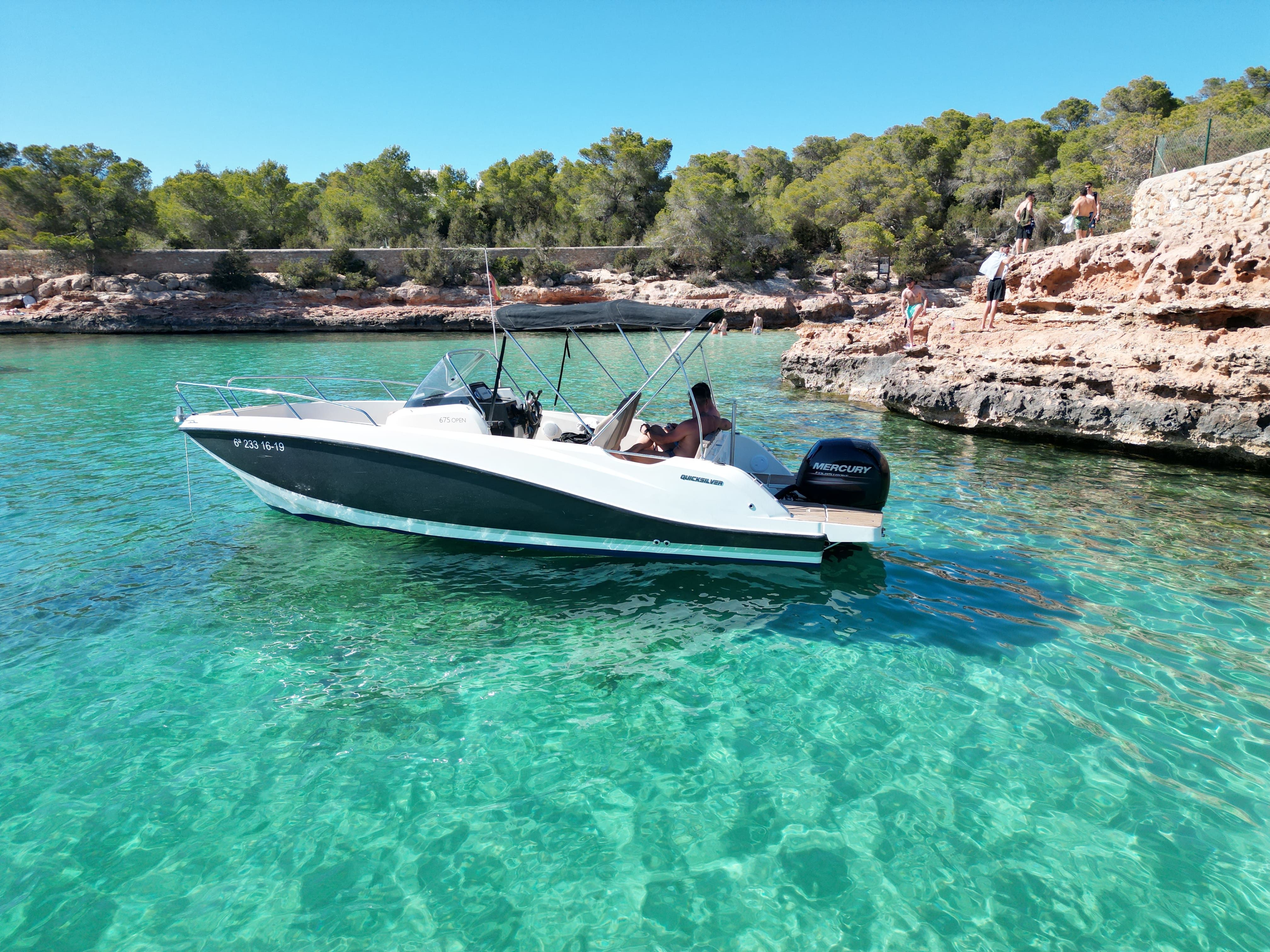 Quicksilver 675 Activ | Canariona