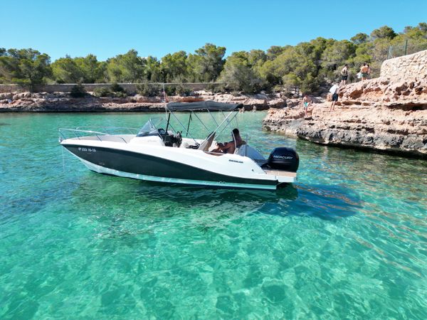 Quicksilver 675 Activ | Canariona
