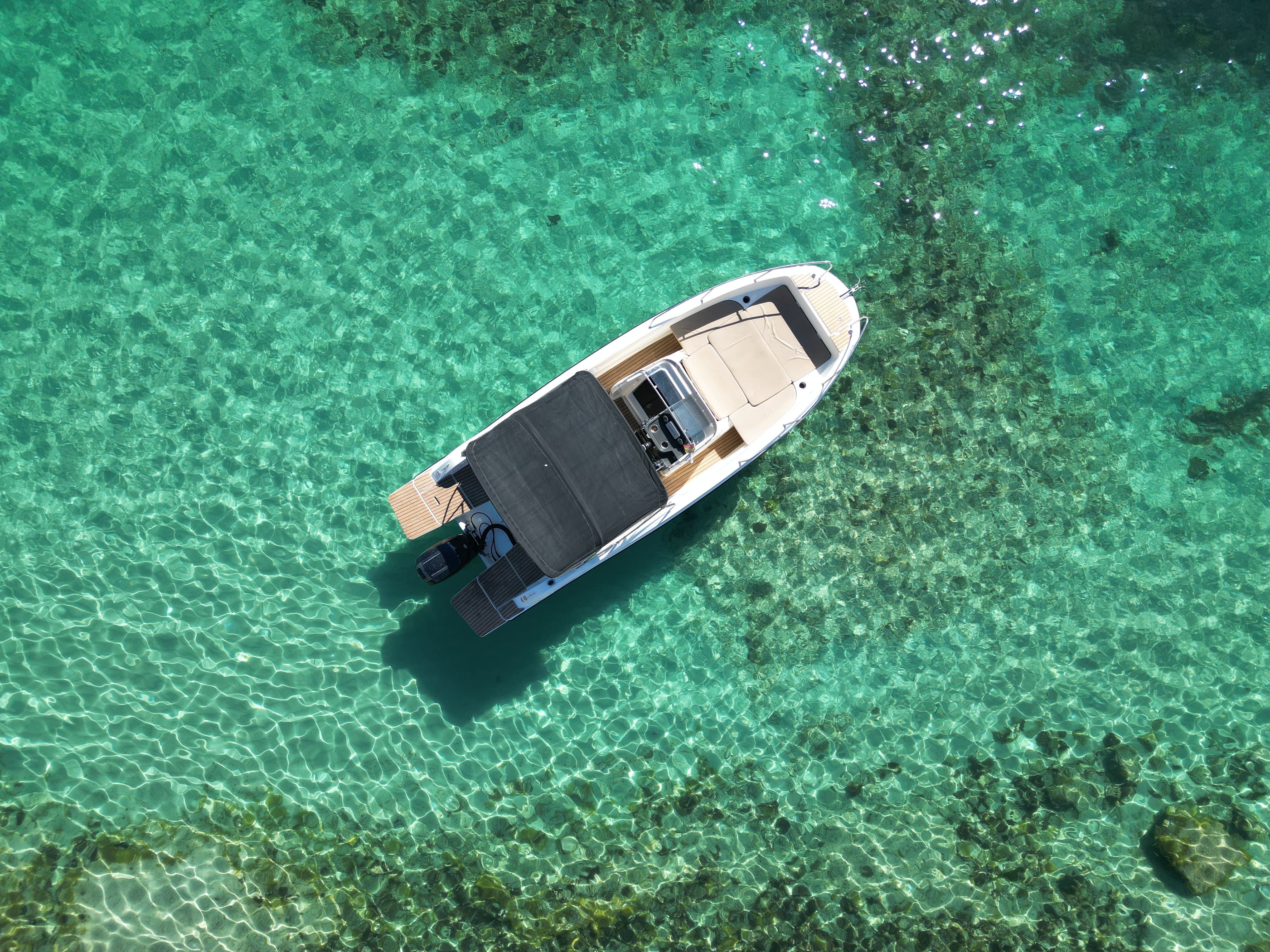 Quicksilver 675 Activ | Canariona