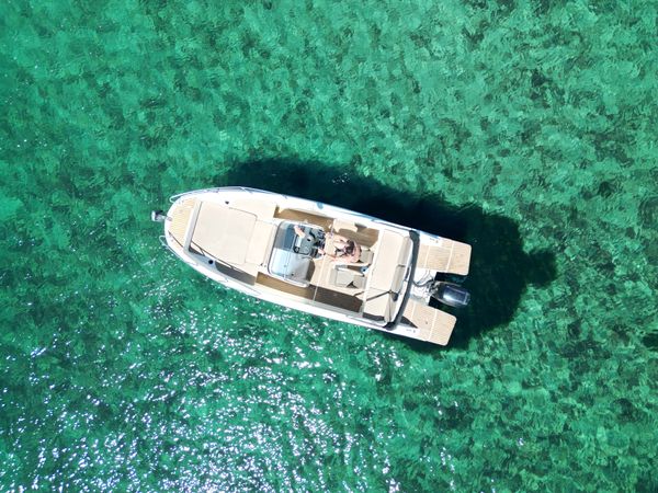 Quicksilver 675 Activ | Canariona