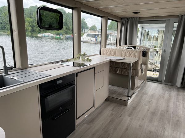 Houseboat Luxboot | Luxboot 1