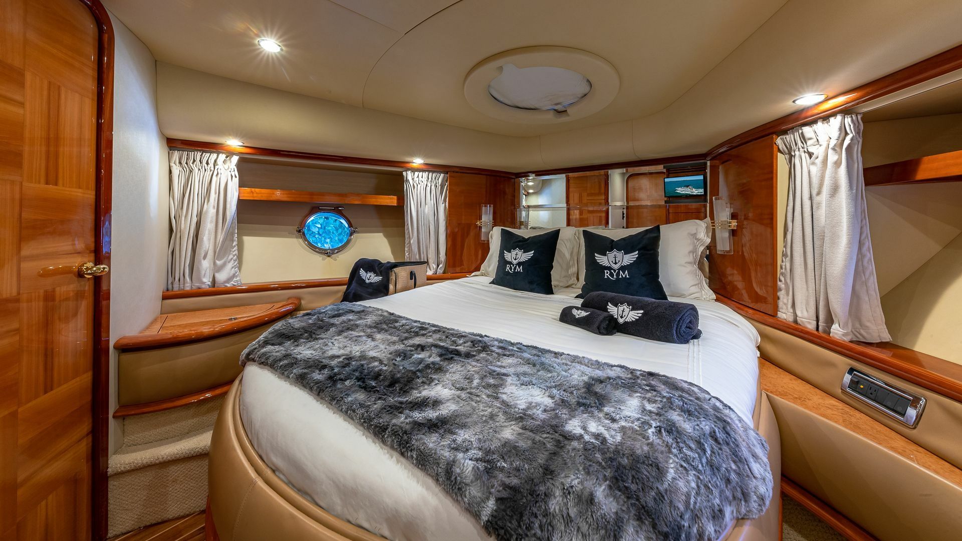 Azimut 62 Fly | Priceless