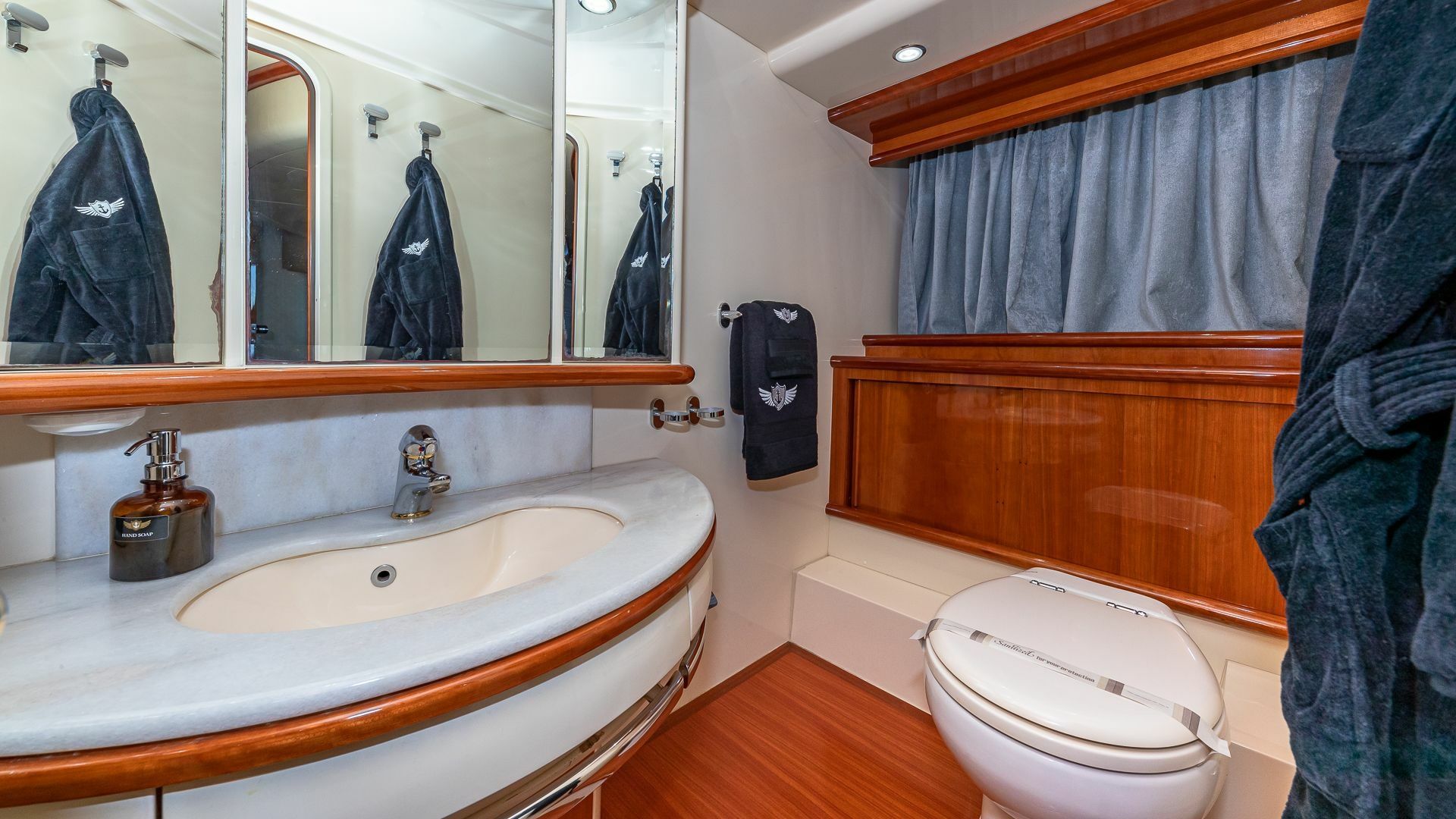 Azimut 62 Fly | Priceless