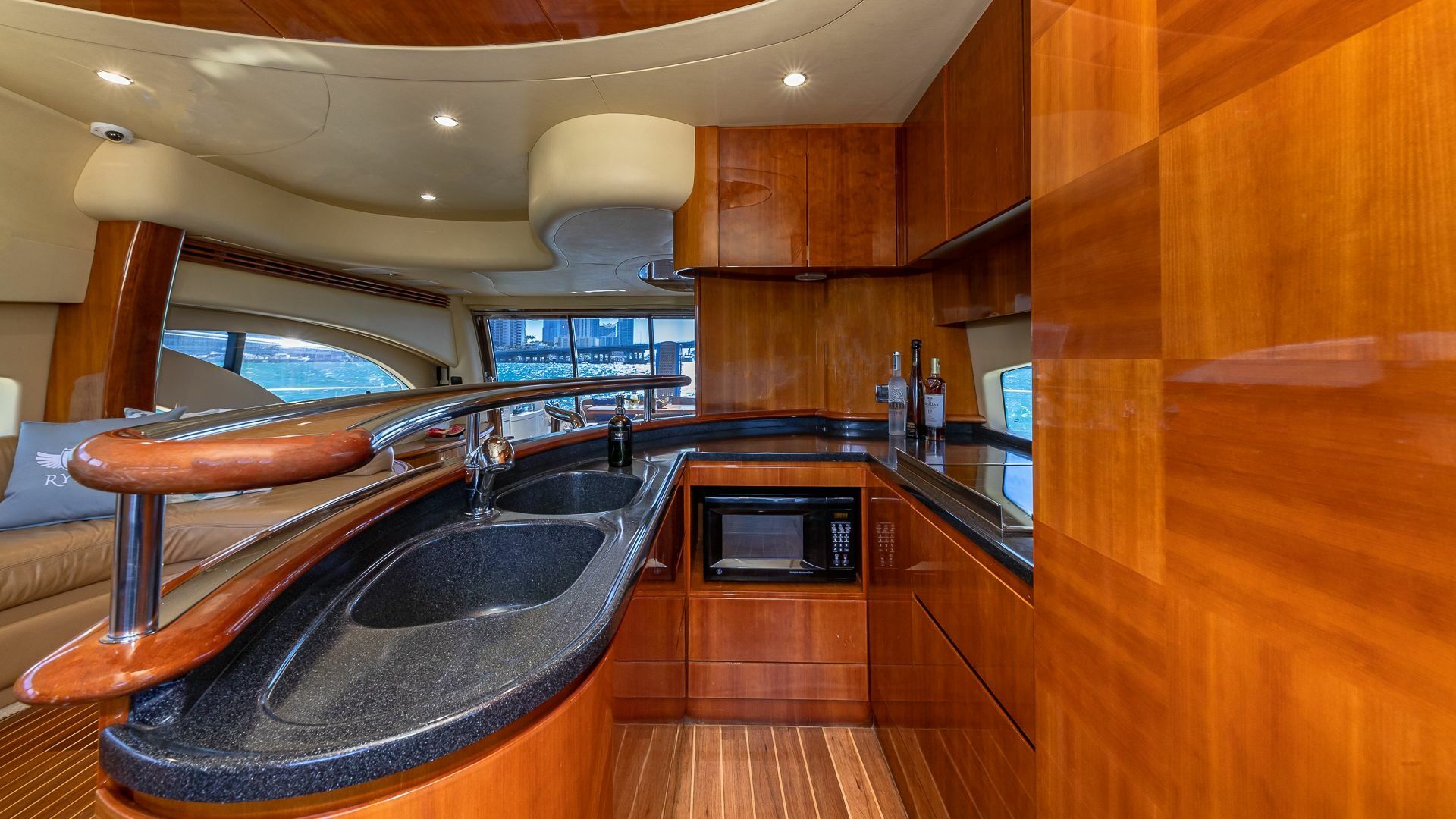 Azimut 62 Fly | Priceless