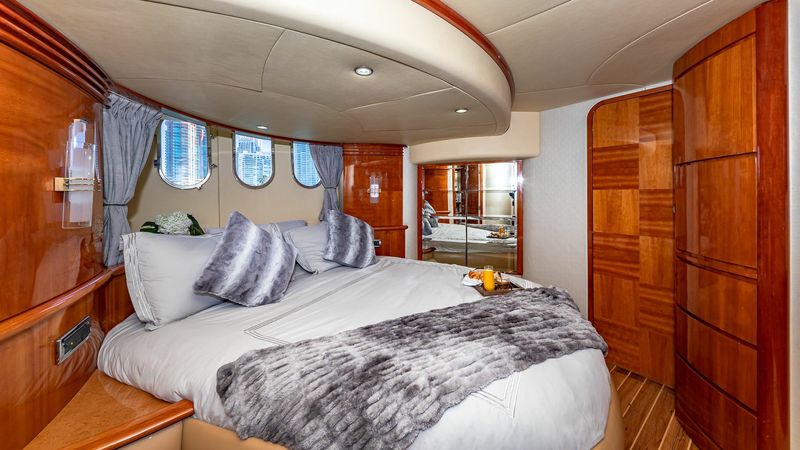 Azimut 62 Fly | Priceless