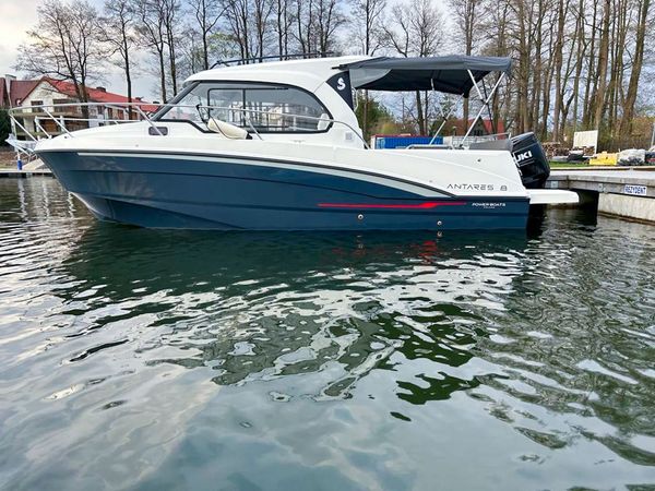 Beneteau Antares 8 | Dzo Dzo