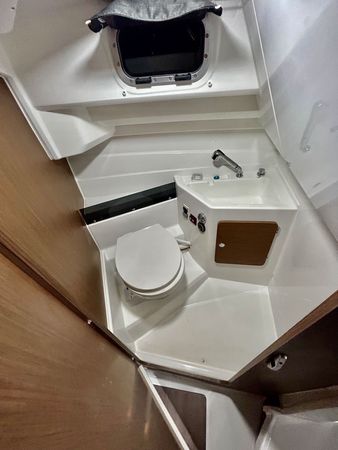 Beneteau Antares 8 | Dzo Dzo