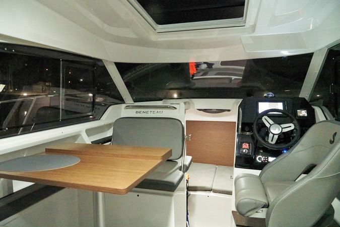 Beneteau Antares 8 | Dzo Dzo