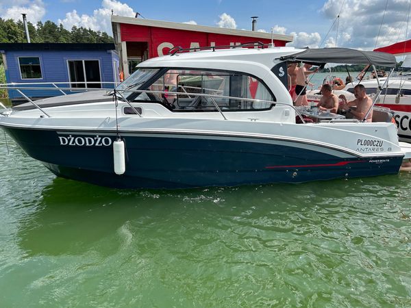 Beneteau Antares 8 | Dzo Dzo