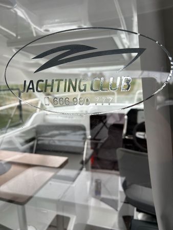 Beneteau Antares 8 | Dzo Dzo