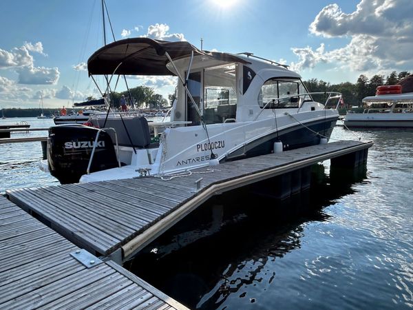 Beneteau Antares 8 | Dzo Dzo